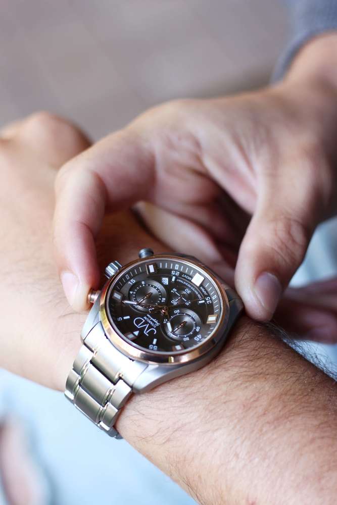 JVD Pánské titanové antialergické vodotěsné luxusní hodinky JVD JE2005.3