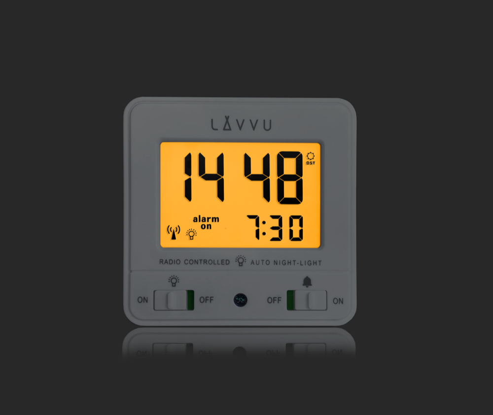 LAVVU Digitální bílý budík řízený rádiovým signálem NORDLYS bílý se světelným senzorem LAR0040