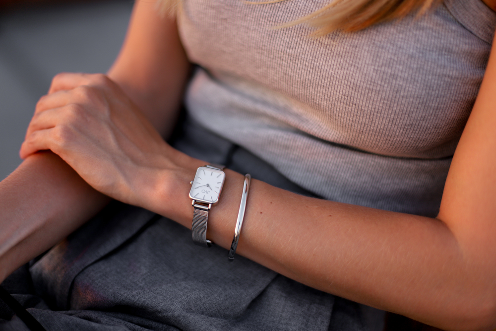 JVD Luxusní dámské elegantní nerezové ocelové hodinky JVD JVD J-TS50